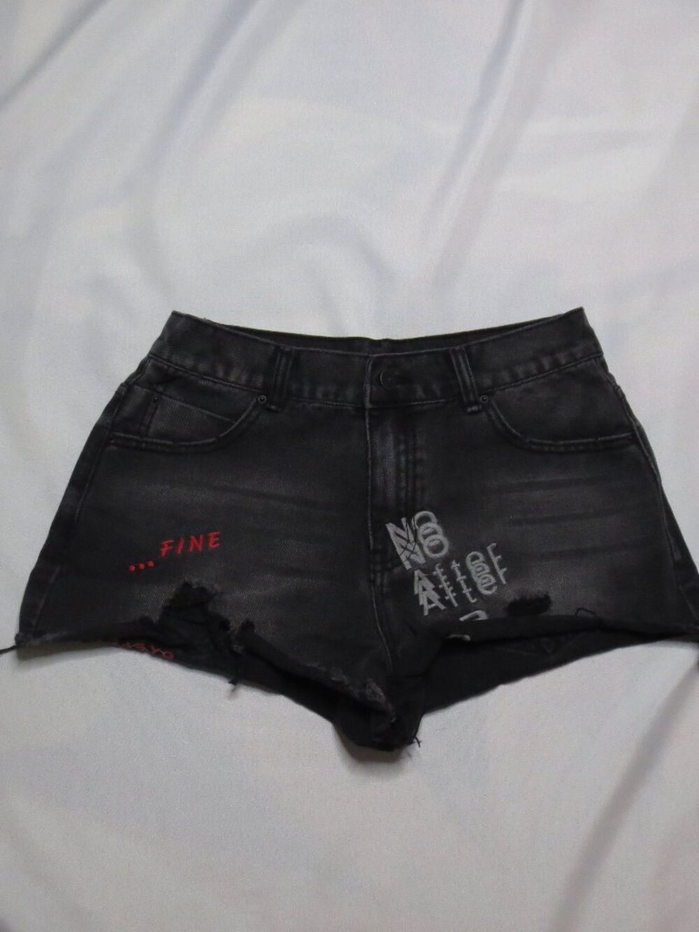 SHORTS womens JEANS washed black DENIM high-rise FRAYED distressed SIZE L
